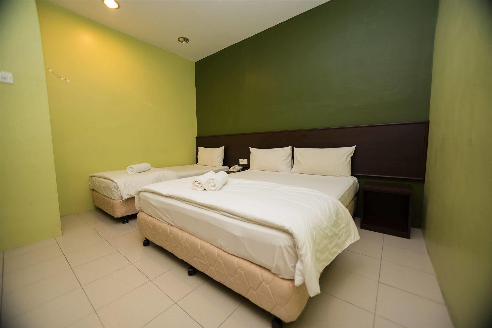 Bary Inn, Klia & Klia2 - 24 Hours Free Airport Pick-Up เซปัง ภายนอก รูปภาพ