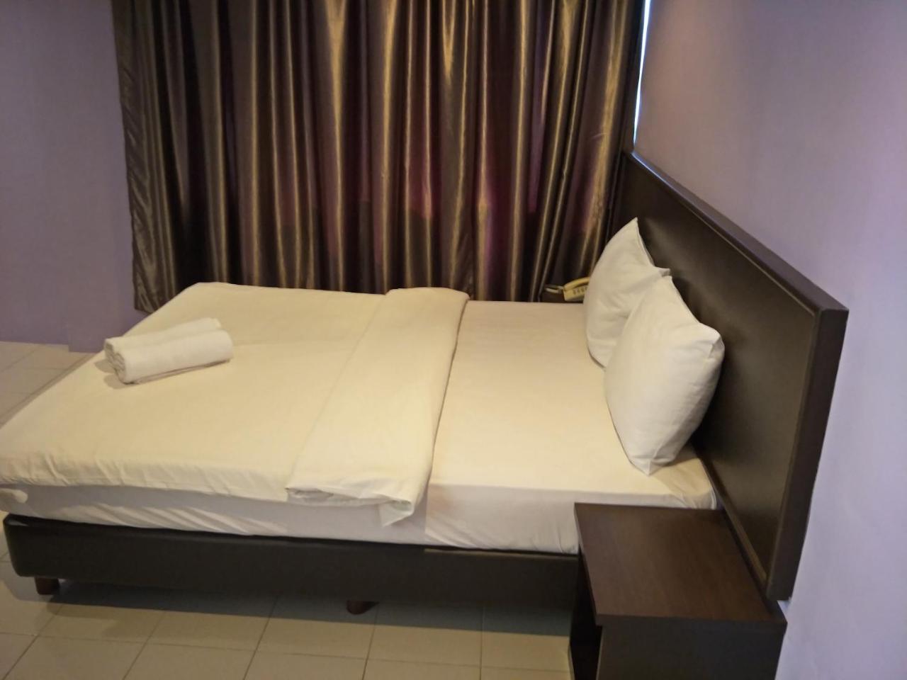 Bary Inn, Klia & Klia2 - 24 Hours Free Airport Pick-Up เซปัง ภายนอก รูปภาพ
